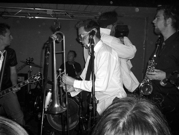 Junktion 7’s Battle Of The Bands Final ManPlayingKazoo + Swound! + Weeble + Hinterland 2004