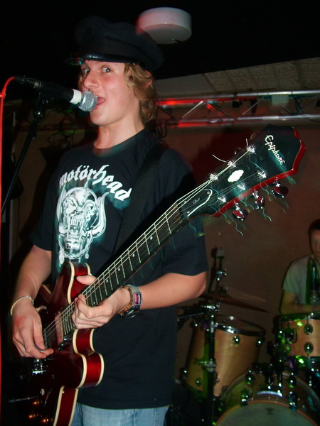 Trippin Over Wah + The Dustbunnies + Bremen