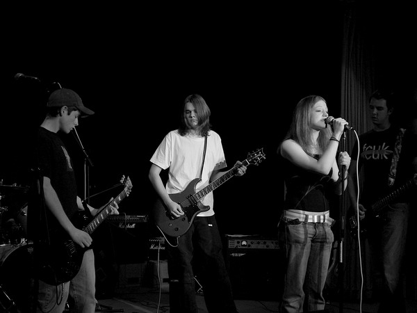 Constant Change + 8 Idle Hands + Wagstaffe + Weeble + Pariah